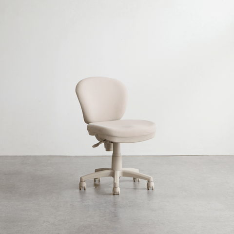 Chair / チェア