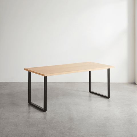 天板サイズ:165×80cm、脚:ロの字(外側)
