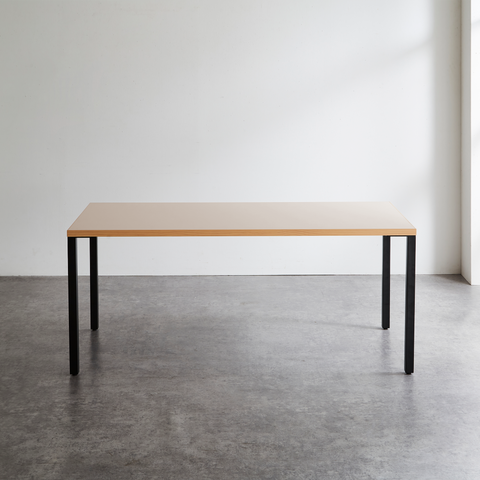 天板サイズ:幅165×奥行80cm、脚:ストレート