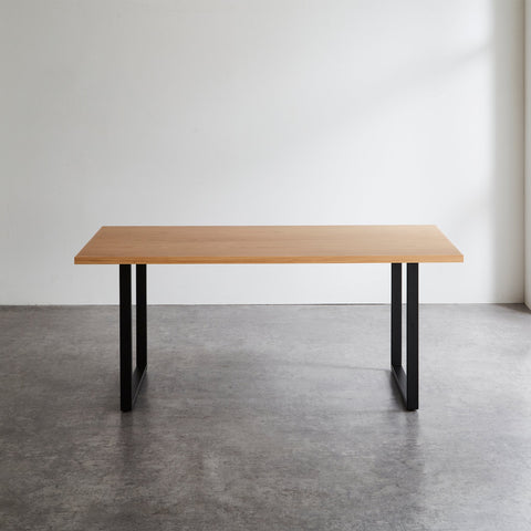 天板サイズ:165×80cm、脚:ロの字